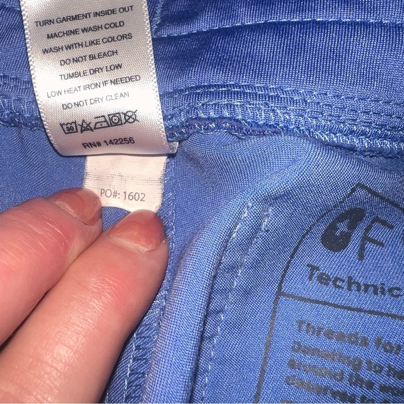 EUC Figs Zamora Jogger Scrub Pants in Small Technical Collection - Picture 7 of 8